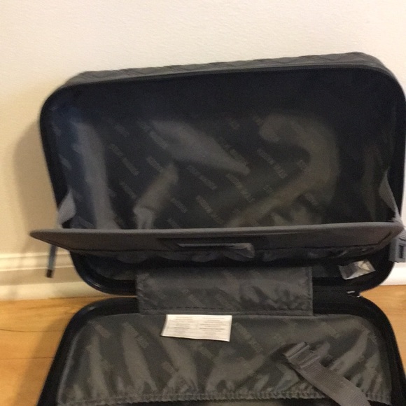 NWT Steve Madden Karisma Cosmetic Case - Picture 11 of 13